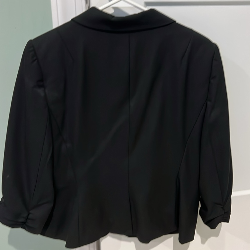The Limited Women's Black Blazer with rouged sleeves - Picture 4 of 4